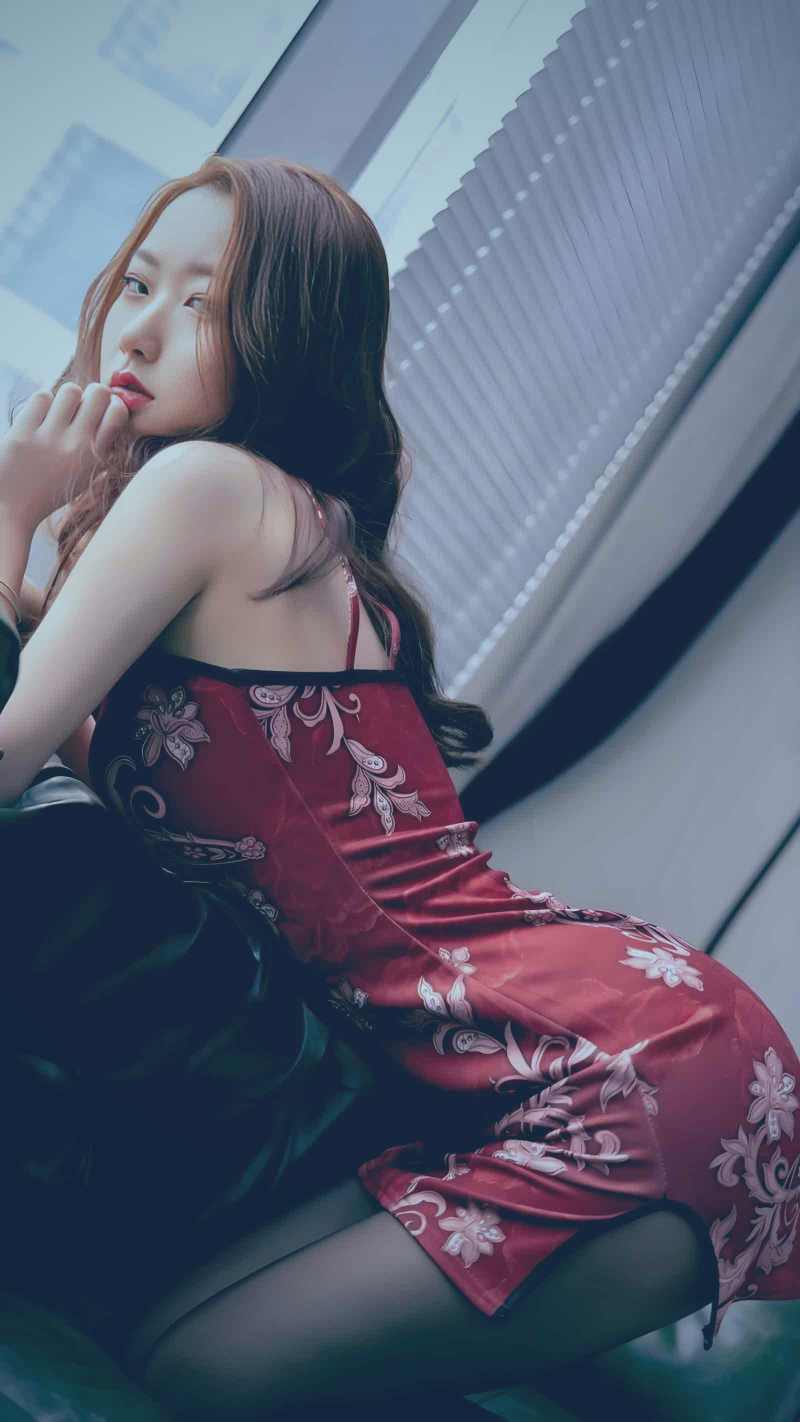 吃瓜网编辑部处理体育圈爆料的值班记录场景